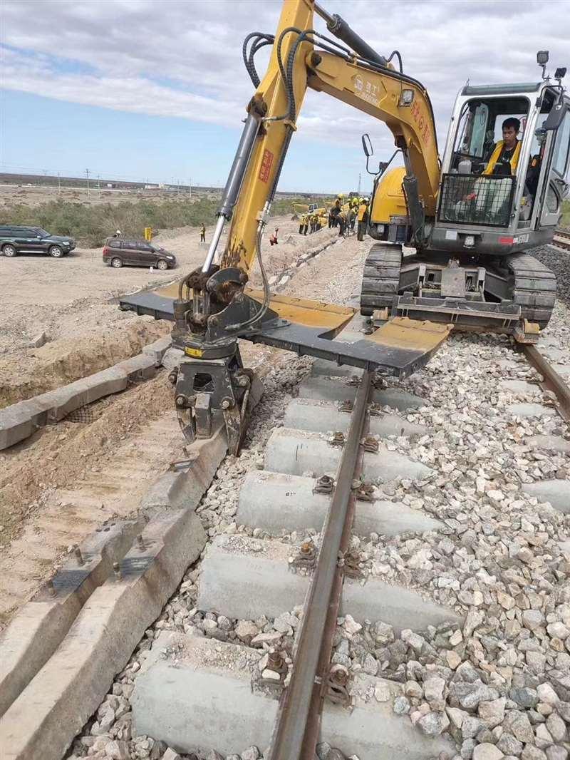 Railway Sleeper Changer Railroad Maintenance Machine Track Laying Machine