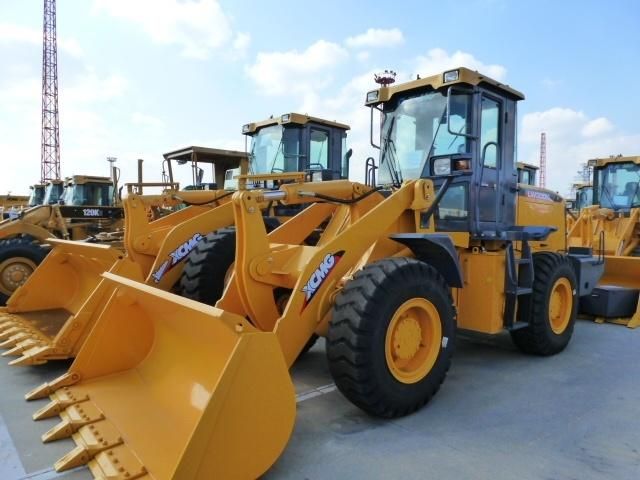 3ton Wheel Loader Lw300K with 1.8m3 Bucket Capacity