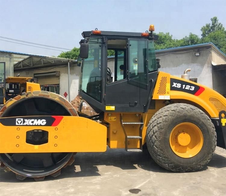 XCMG Official Xs123 130HP Single Drum Vibratory China New Road Roller Compactor Machine Price for Sale