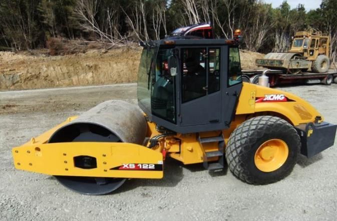 XCMG Official Xs122 12 Ton Single Drum Road Roller Compactor