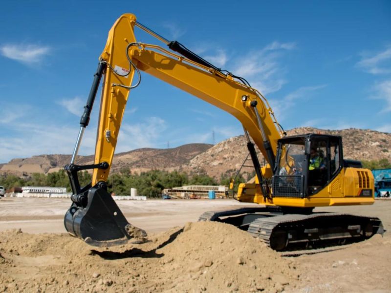 Shantui Liugong Middle 22 Ton Crawler Excavator with Ripper and Hammer in Ecuador