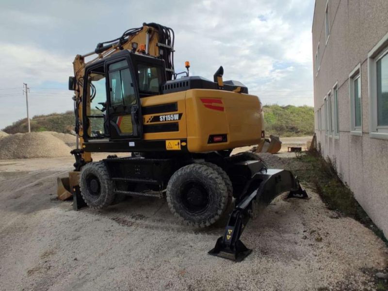 15 Ton Wheel Excavator Sy155W with Breaker in Brazil
