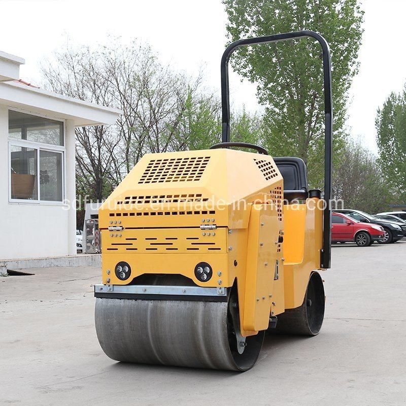 Mini Asphalt Roller Soil Compactor Vibratory Roller Smooth Drum Roller for Sale Fyl-860