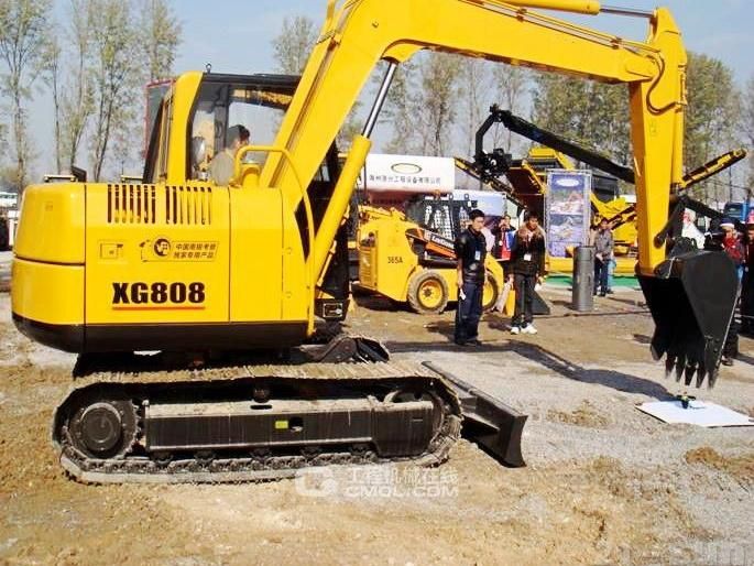 High Performance Hydraulic Hammer 25 Ton Excavator Xe250u with Cheap Price