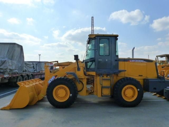 3ton Wheel Loader Lw300K with 1.8m3 Bucket Capacity