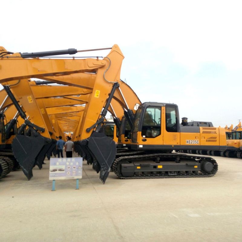China New 23.5ton Crawler Excavator with Hydraulic Breaker