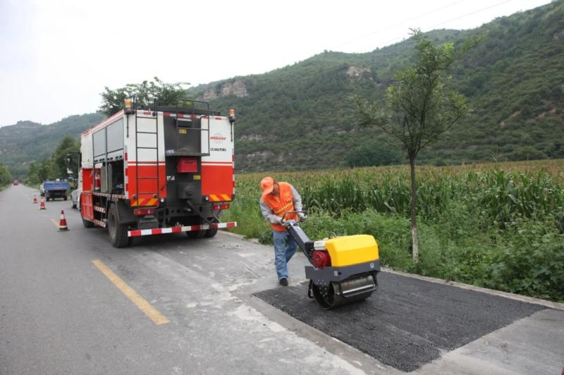 China No. 1 Brand Dgl5163tyh-054 5m3 Asphalt Pavement Maintenance Truck