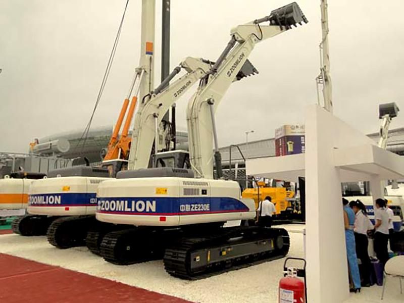 Zoomlion 24ton Large Excavator Ze260e with Famous Brand Engine