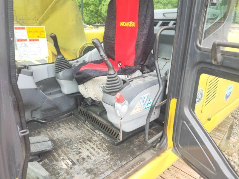 20ton Good Condition Excavator Komatsu PC220-7 on Peomotion