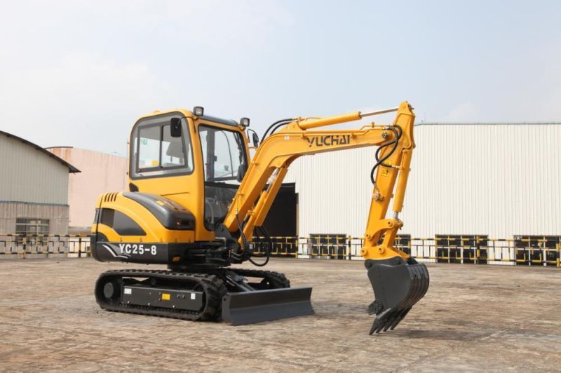 Yuchai Excavator 2.5 Ton Mini Hydraulic Excavator with Cabin (YC25-8)