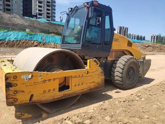 Changlin Sinomach 22 Ton Single Drum Vibratory Roller Gys22 with Attachment for Sale