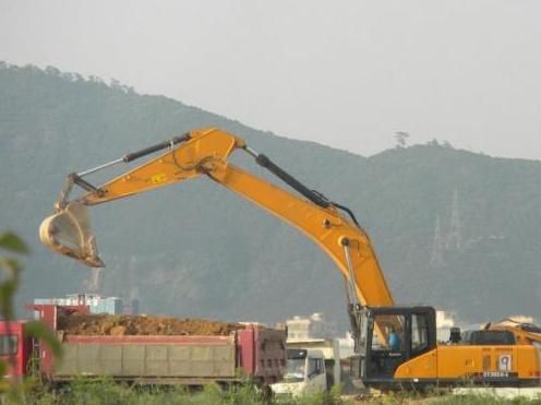 24.5ton Crawler Excavator Sy225c with Quick Hitch