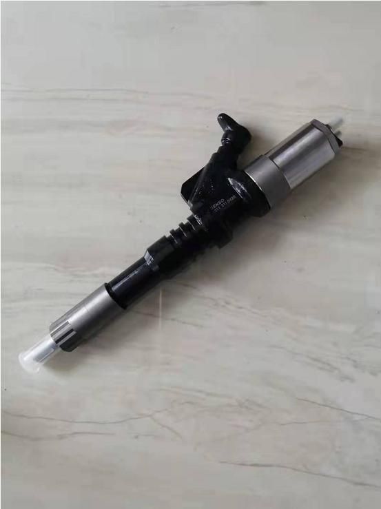 PC400-7 Excavator SAA6d125e-3 Engine Parts Fuel Injector 6156-11-3300