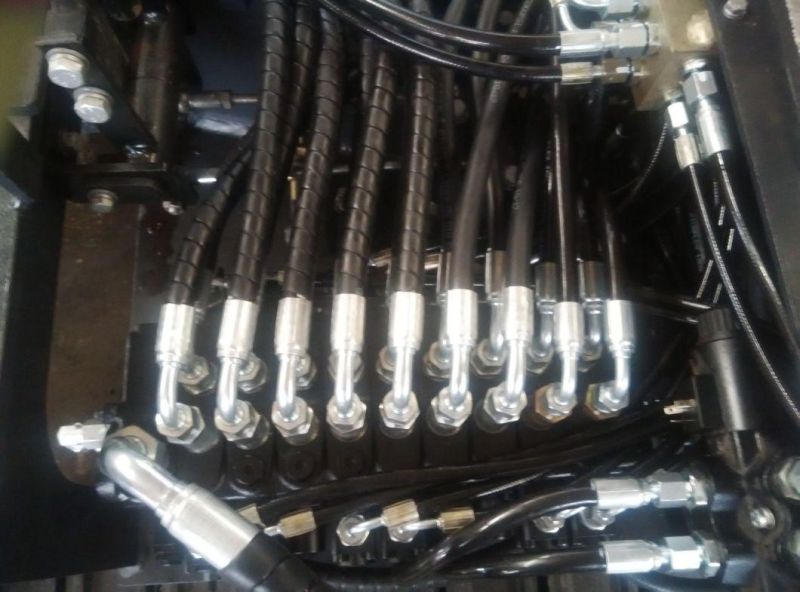 2500kg Mini Excavator with Closed Cabin for Sale
