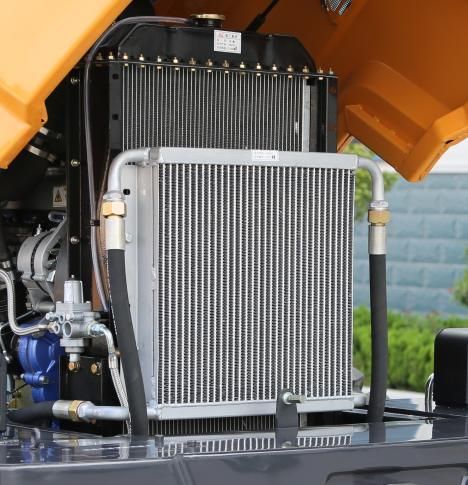 Easy and Comfortable Operating Huafeng Engine Air Brake Loaders LG930 with Special Made Grapple