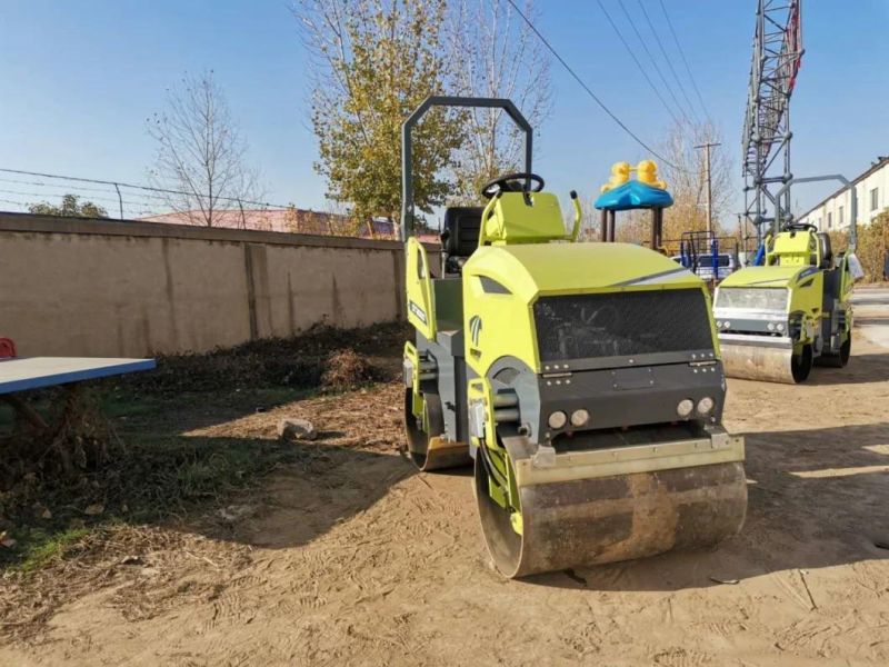 2 Ton Kubota EPA Diesel Engine Hydraulic Vibratory Road Compactor Roller