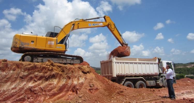 XCMG 20 Ton RC Crawler Excavator Machine Xe210e with Ce
