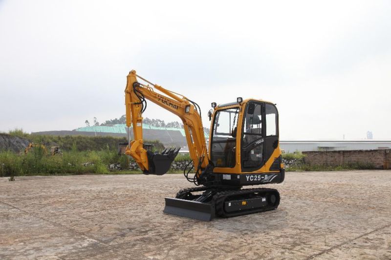 Yuchai Excavator 2.5 Ton Mini Hydraulic Excavator with Cabin (YC25-8)